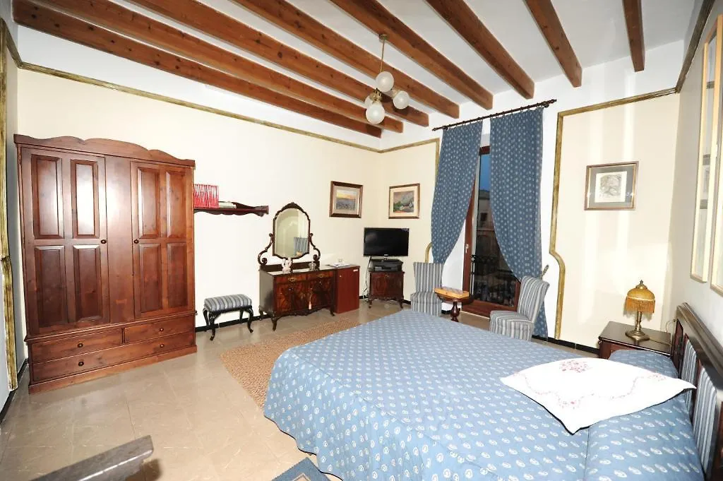 Petit Hotel Sa Placa Petra  Petra (Mallorca)